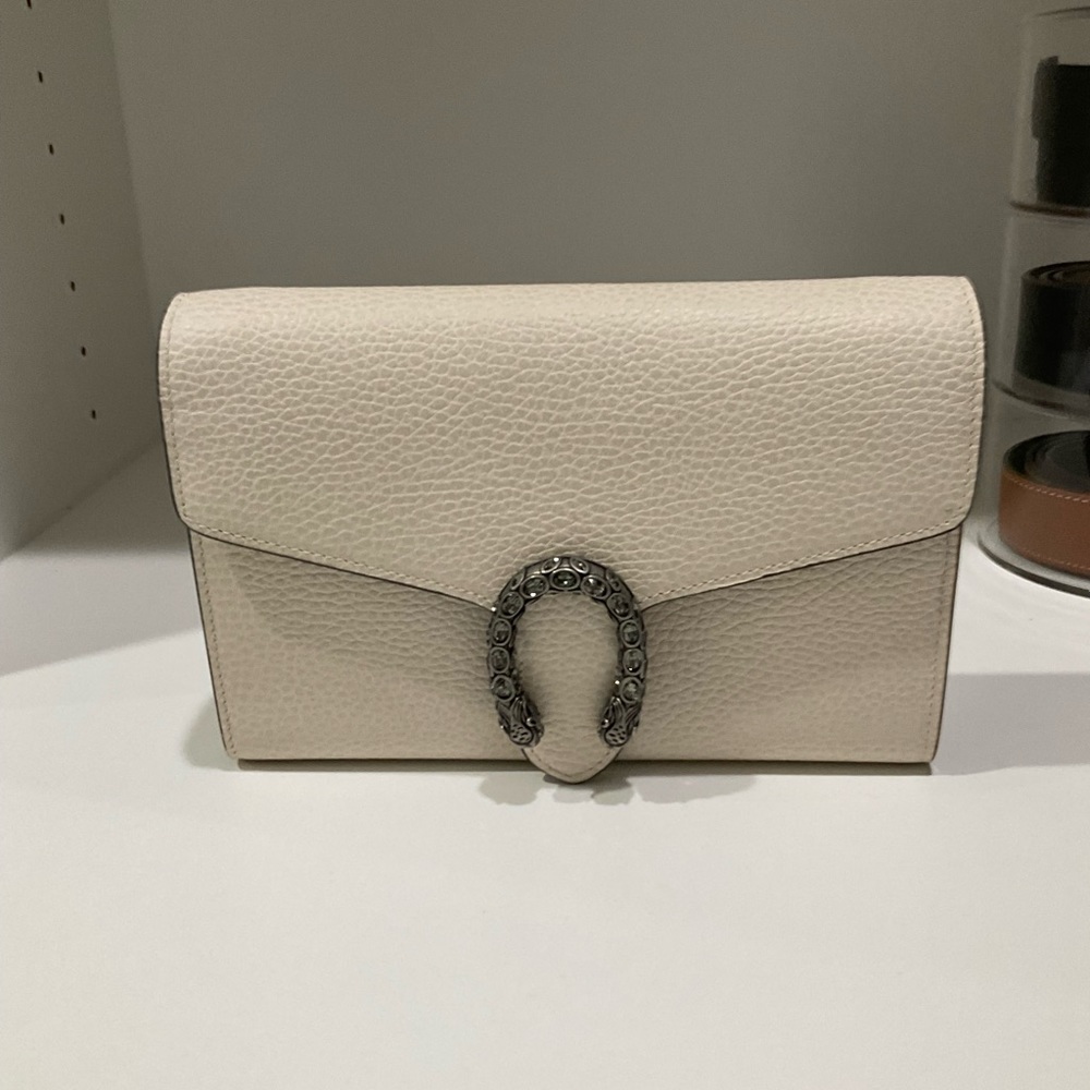 Gucci Dionysus wallet on chain